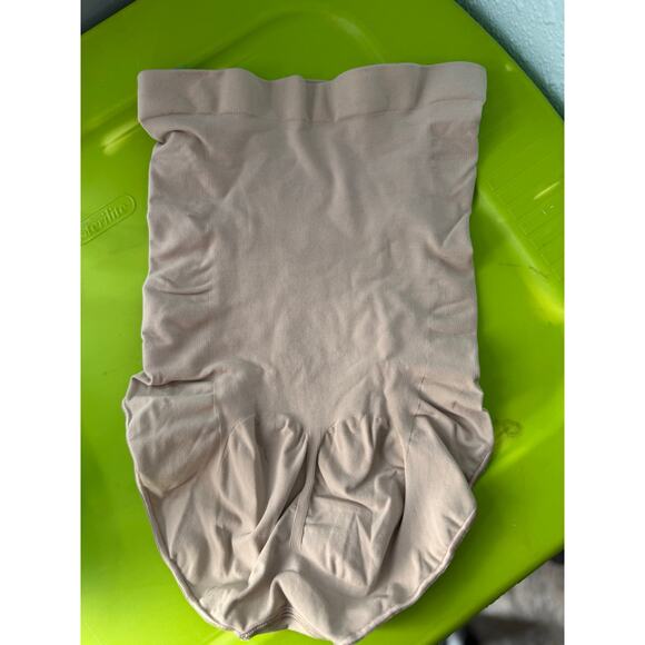 Skims Core Sculpt Butt Lifting Brief Size Medium NWOT - Picture 3 of 5